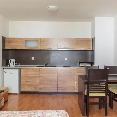 Guest Co Morenia Lägenhet Slăntjev Brjag