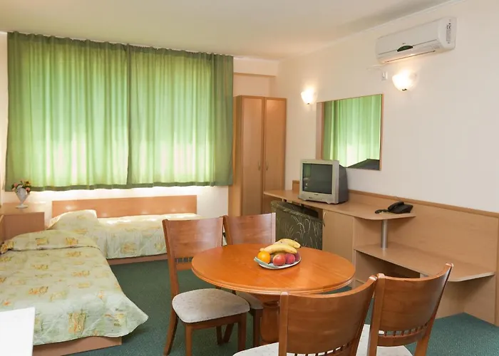 Guest Co Morenia * Slantchev Briag